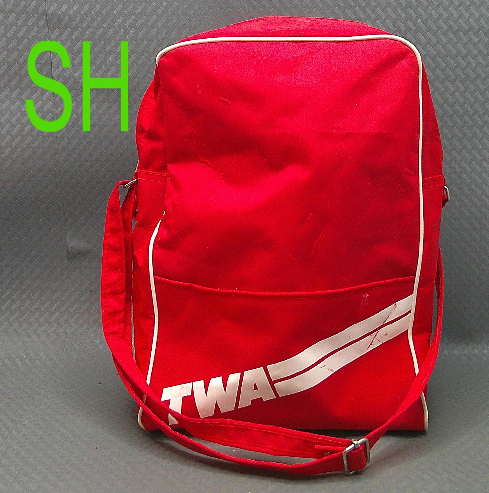 Vintage TWA Red White Travel Bag Pocket Zippered Adustable Strap 14"x10"x4"