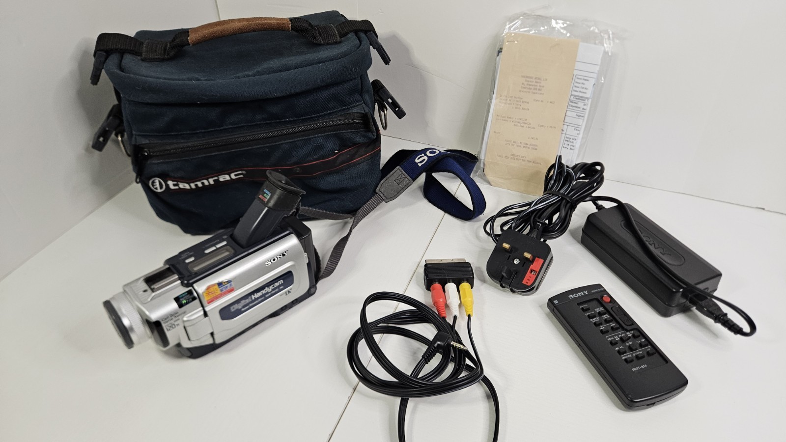 Sony Handycam DCR-TRV15E Handheld MiniDV Camcorder Silver Tested Full Working