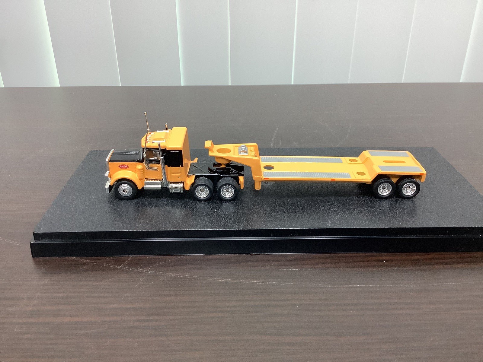 HTF Matchbox 1981 Peterbilt Semi Truck Tractor And Low Bed Trailer Diecast LOOSE
