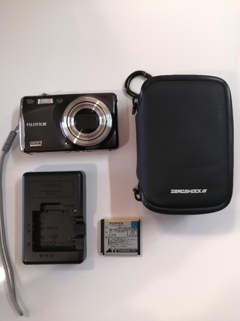 Fujifilm FINEPIX F70 EXR Compact Digital Camera Tested Working Seller Japan