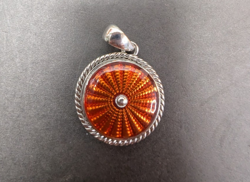 Beautiful Pendant Rays of Sunshine Silver Tone I 1 Inch Round