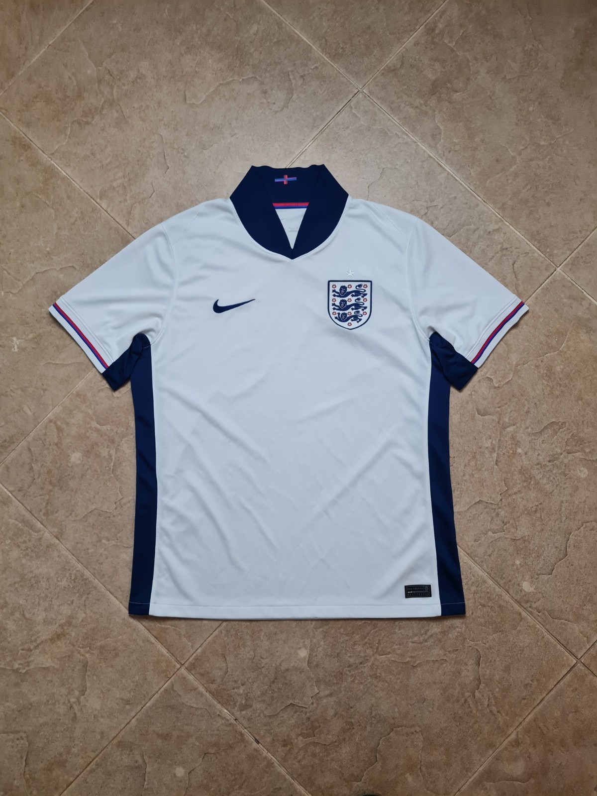 Nike England Dri Fit Soccer Jersey Football Shirt Size L FJ4285-100