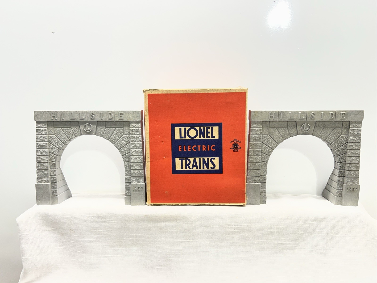 LIONEL 920-2 TUNNEL PORTALS ORIGINAL BOX
