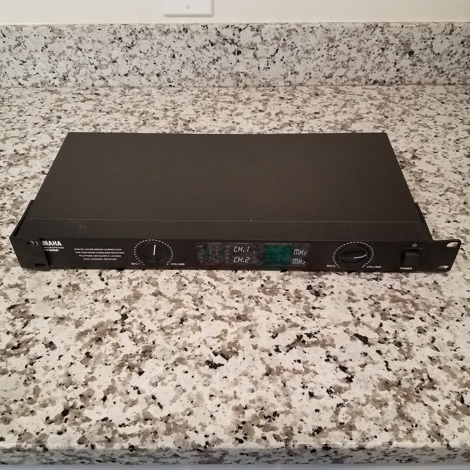 Yamaha Pro-Y800 UHF/VHF High Band Cordless Receiver - For Parts/Not Working