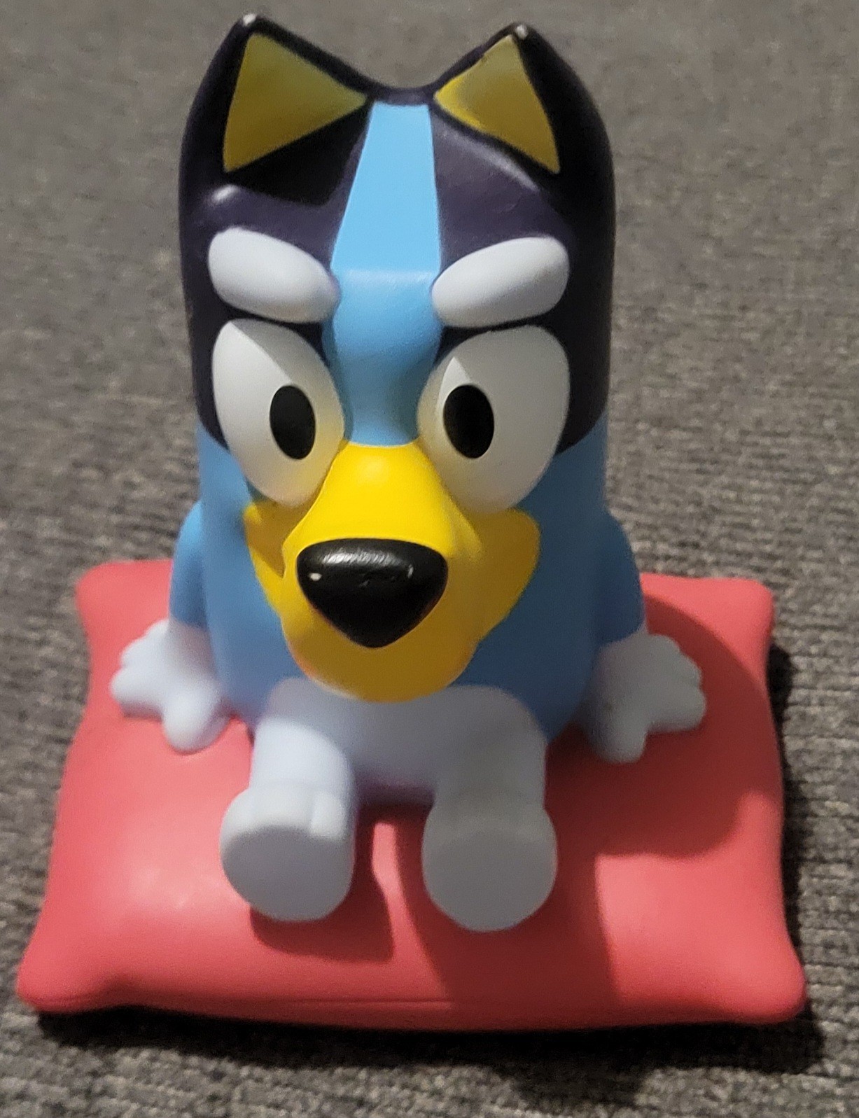 Bluey 2 in 1 Bedtime Night Light and Handy Flashlight - LED Night Light with Aut