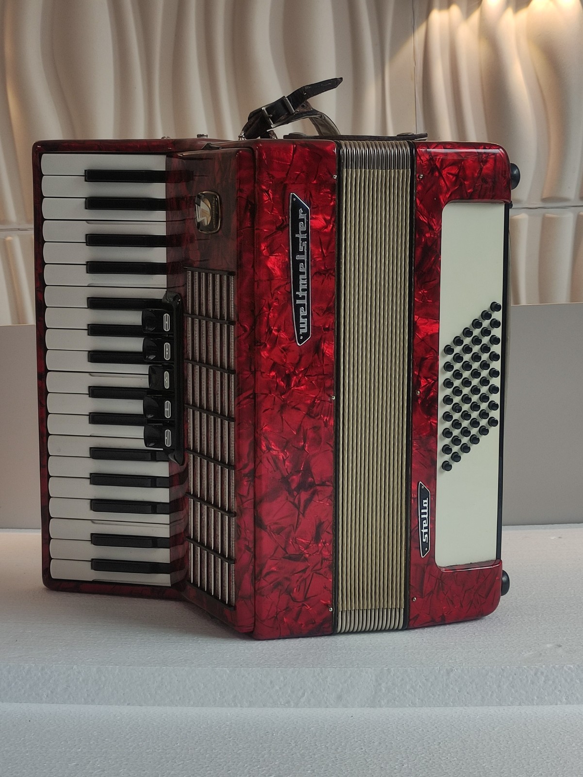 Piano accordion akkordeon WELTMEISTER STELLA 48  bass