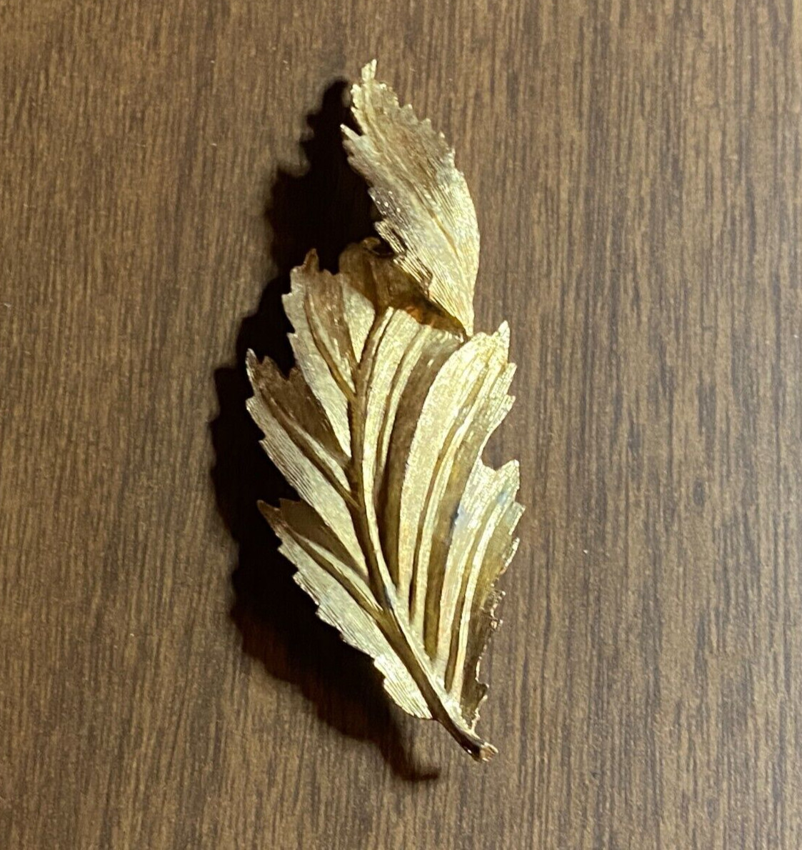 Vintage  Goldtone Leaf  Statement Pin Brooch Jewelry 3 1/2"