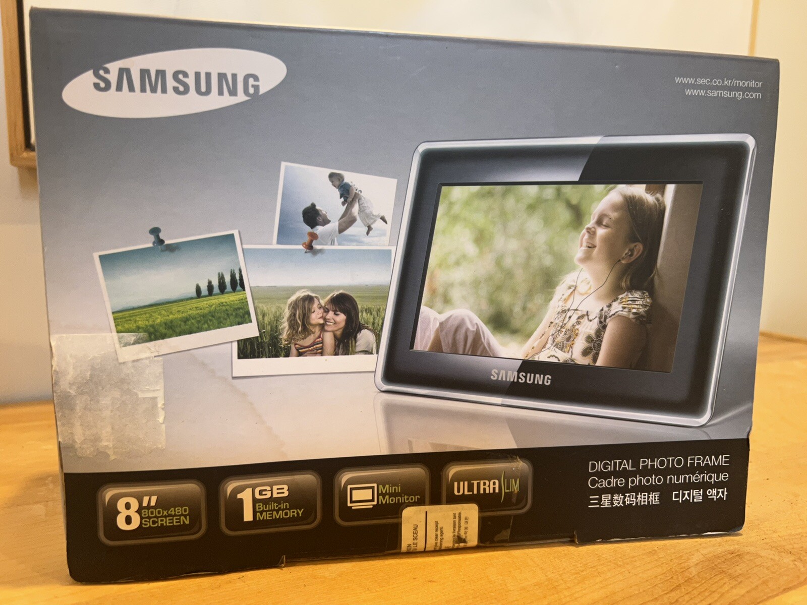 Samsung SPF-87H 8" Digital Photo Frame - 1GB Memory NEW sealed 