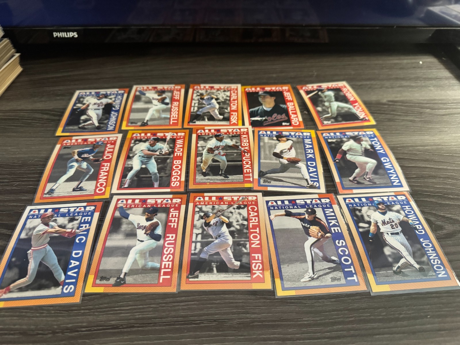 Lot of Vintage Baseball Cards(270)