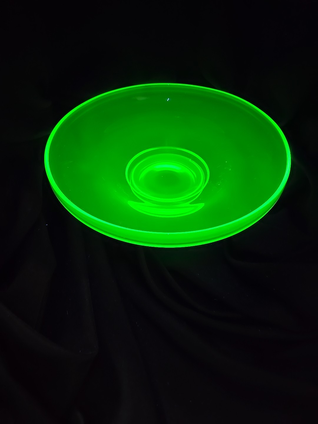 1920's Art Deco Centerpiece/Console Bowl 10" Uranium Glass UV Glow Excellent