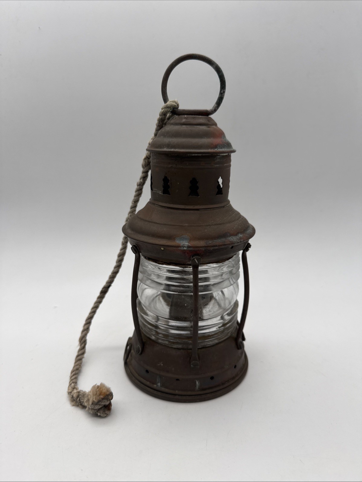 Perkins Marine Lamp & Hardware Co. (PERKO) – Nautical Running Light