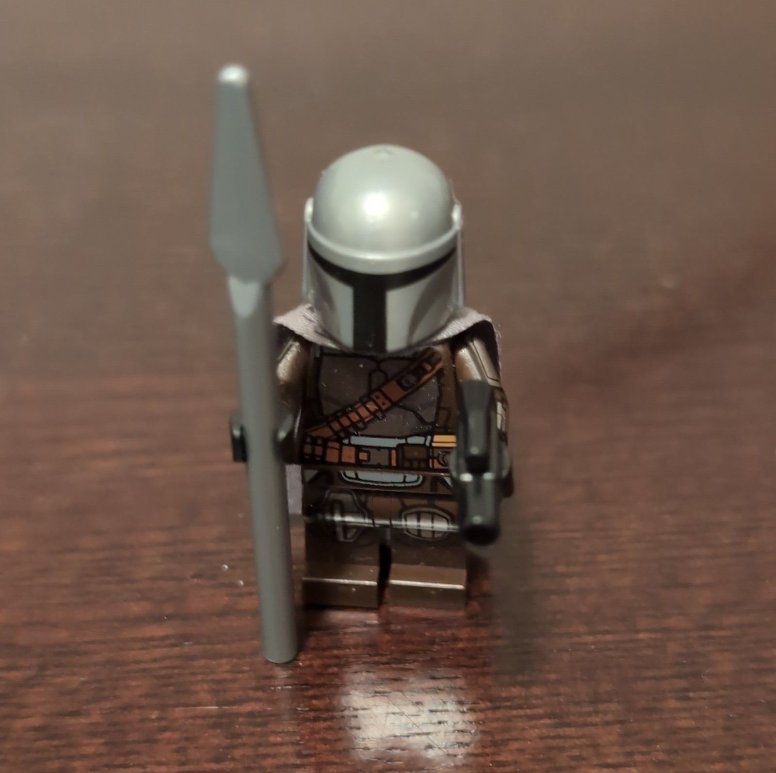 LEGO Mandalorian Minifigure Star Wars Silver Helmet Cape Spear Plastic 1 Piece