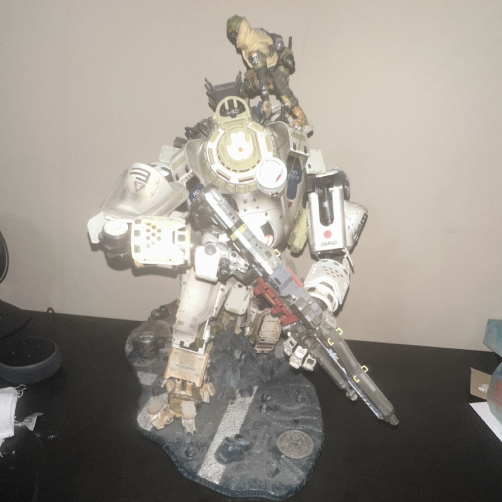 Respawn Titanfall Collector's Edition Limited Edition Statue Titan Pilot