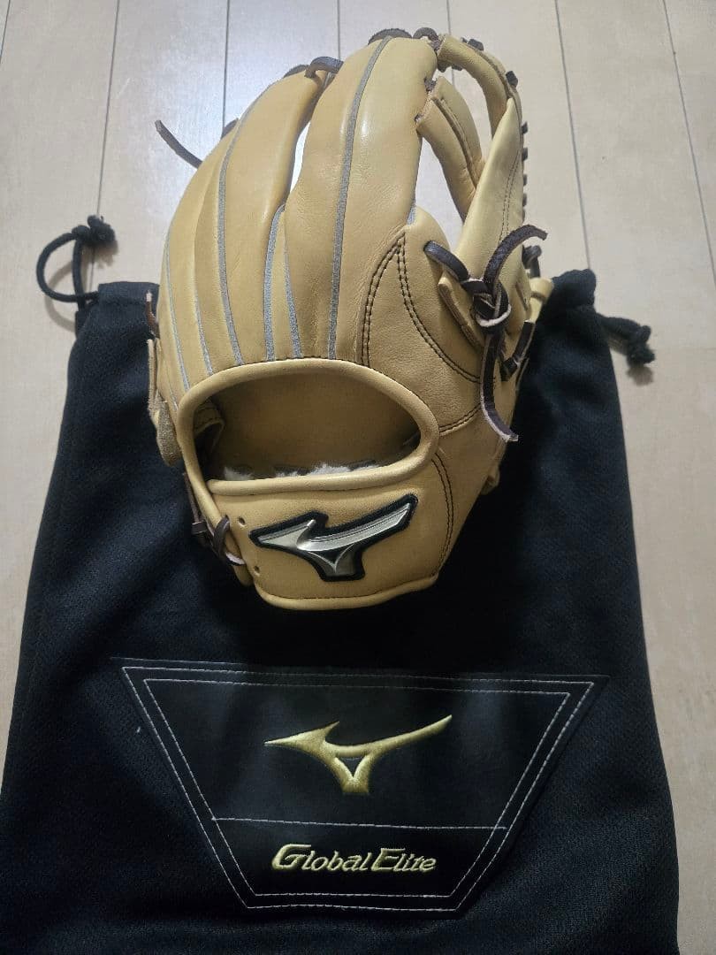 Mizuno Global Elite Soft Gloves Beige