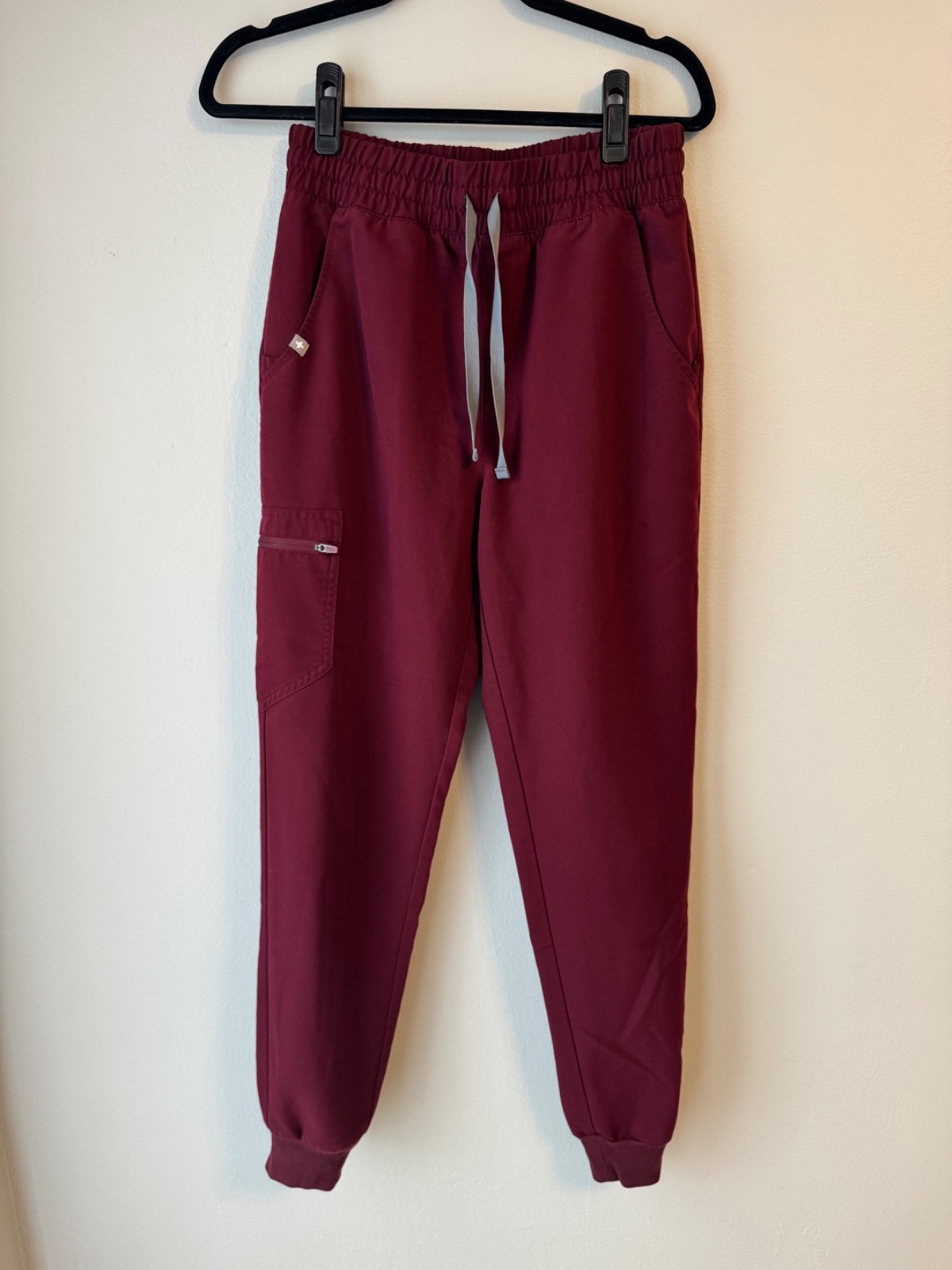 EUC Figs Women’s Maroon / Burgundy Zamora High Waisted Jogger Scrub Pants size S