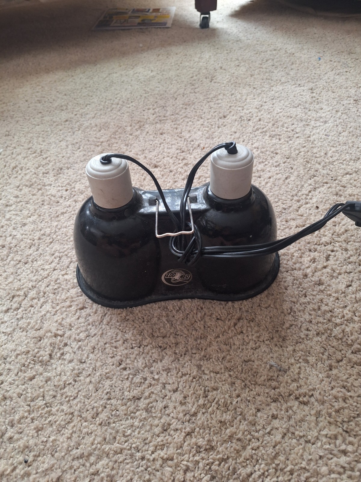 Dual bulb Reptile lamp (BULBS INCLUDED) and heating pad