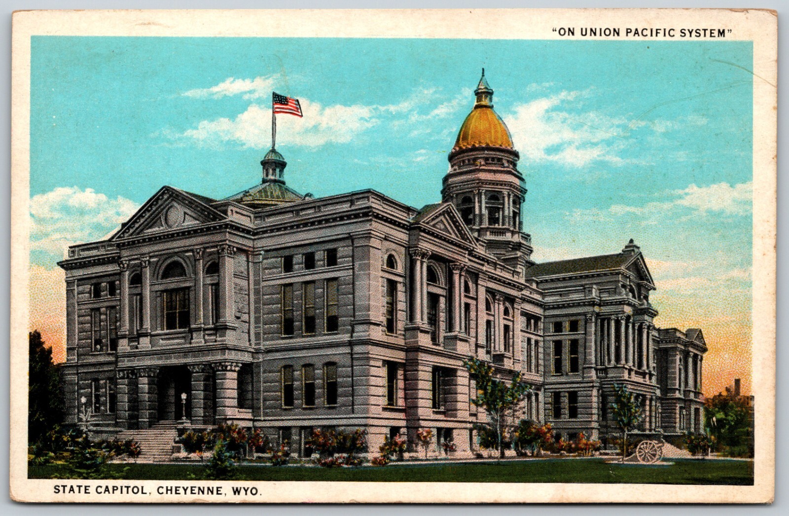 Cheyenne Capitol Building Wyoming Gold Dome Unposted VINTAGE Postcard