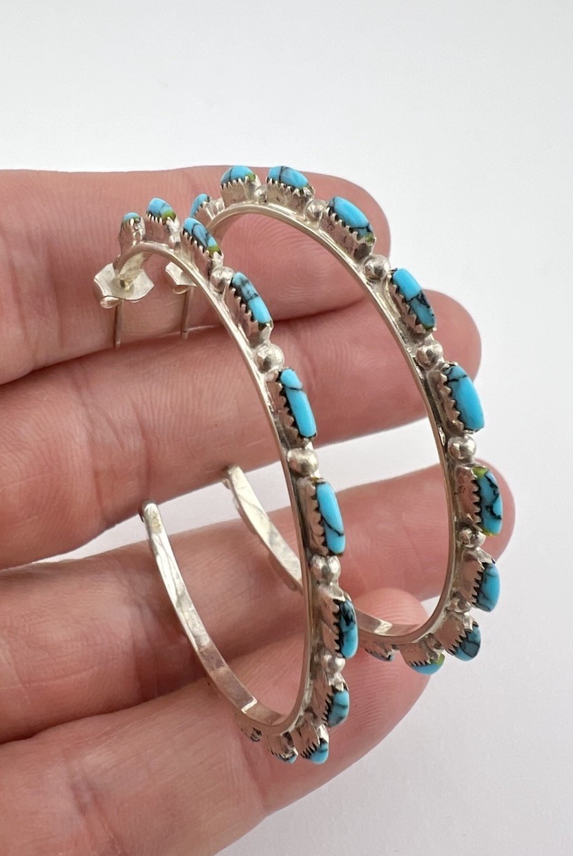 HUGE Vtg Zuni Natural Needlepoint Kingman Turquoise Hoop Post Earrings 2"