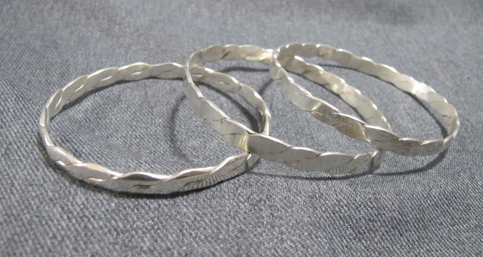 Vintage Marked Metales Mexico woven silvertoned metal 3 bracelet bangles