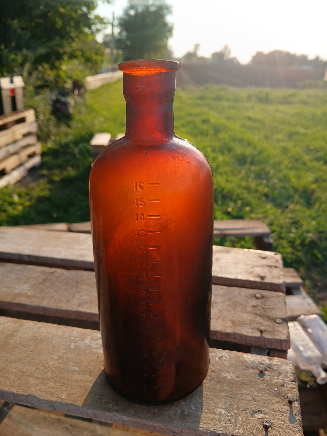Antique Barrett Mfg. Philadelphia Amber Glass Chemical Bottle Embossed Bottom