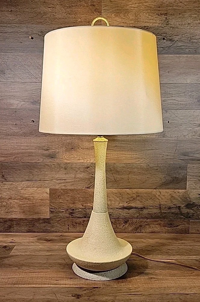 Mid-Century MCM Atomic Age Cream Ceramic Base Wood Neck Table Lamp Danish 