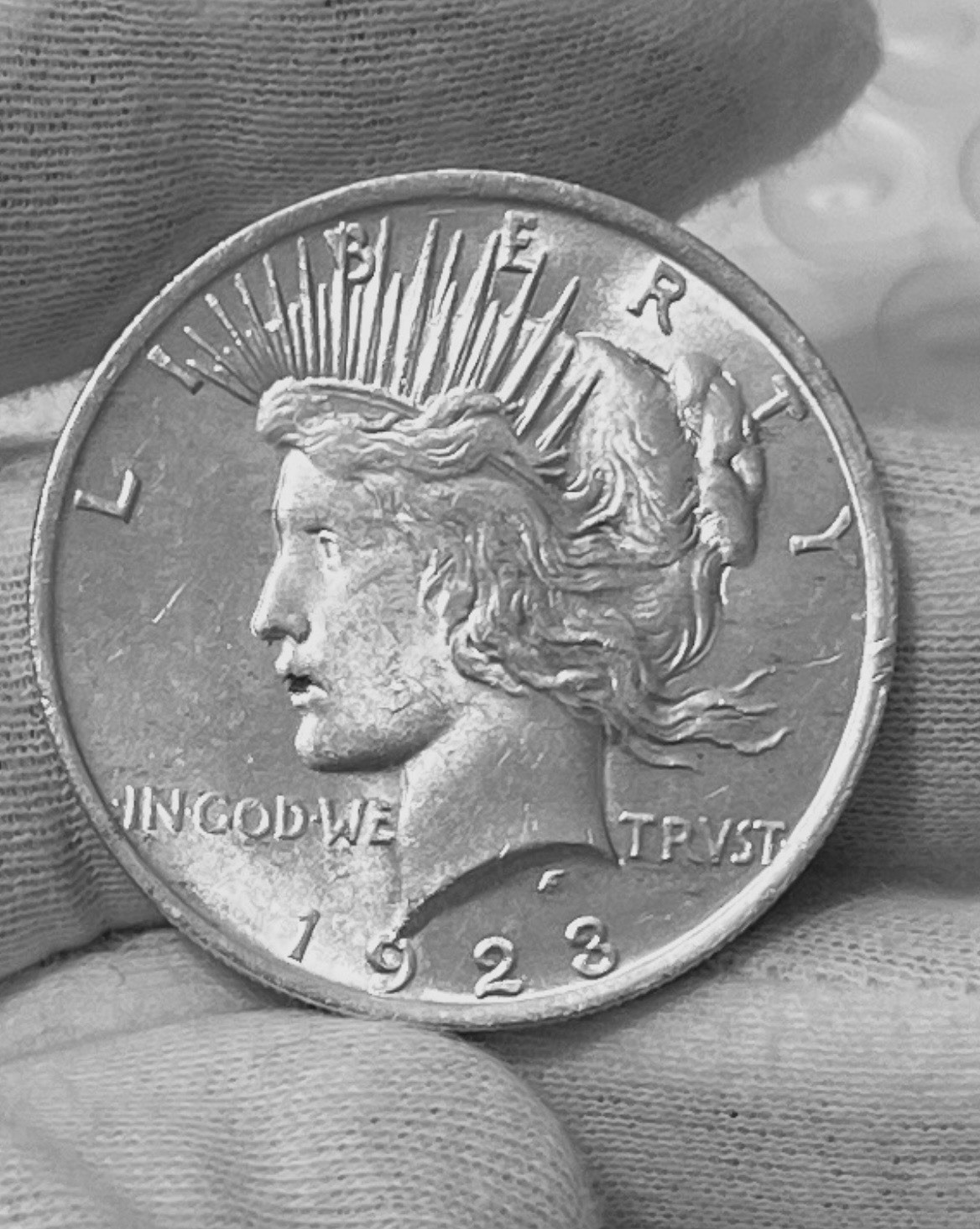 1923 P Peace Dollar - BU uncirculated 90% Silver Coin 