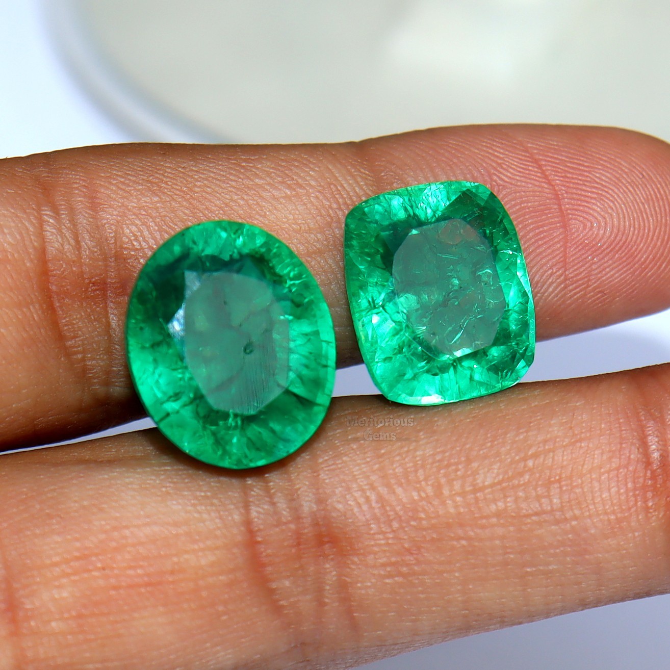 26 Ct Natural Columbian Pair Emerald Certified Loose Gemstone Oval-Cushion Cut
