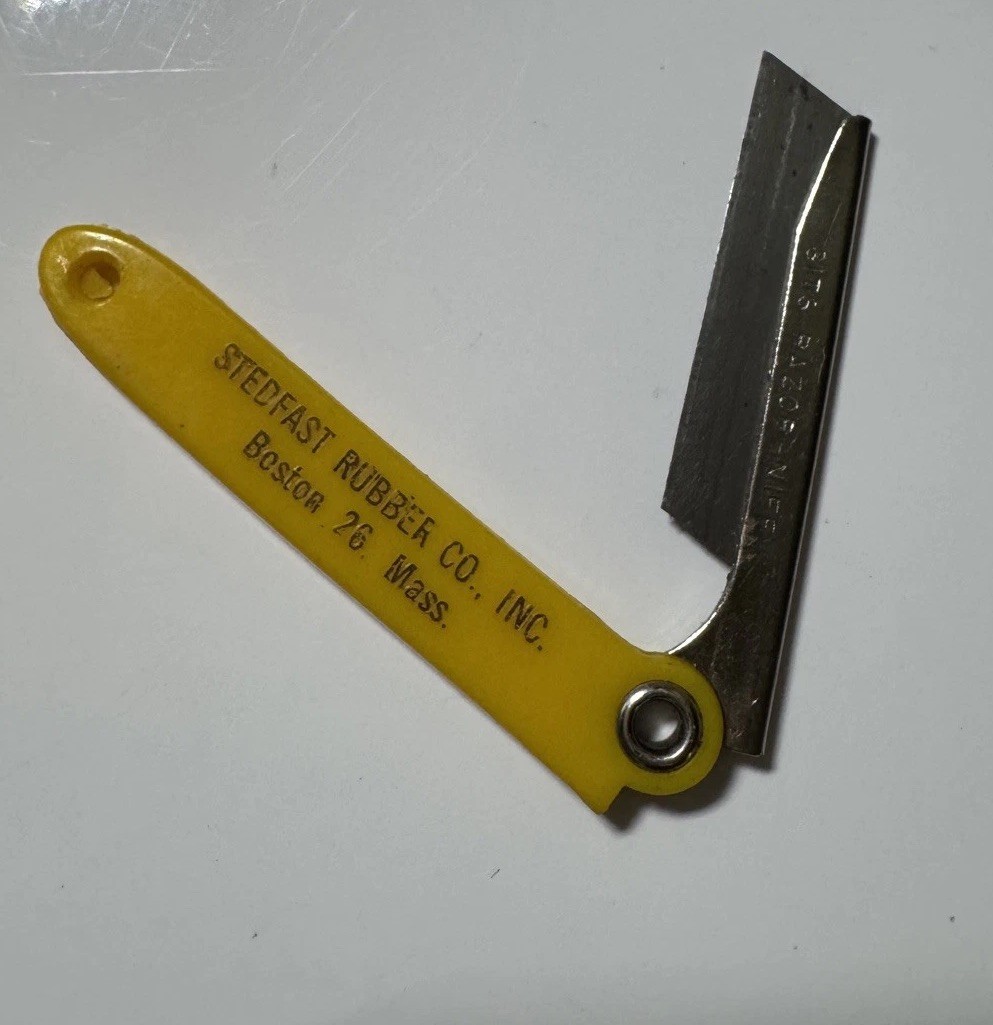 Vintage Stedfast Rubber Co. LTD Advertising Razor Box Cutter Pocket Knife. Yellw