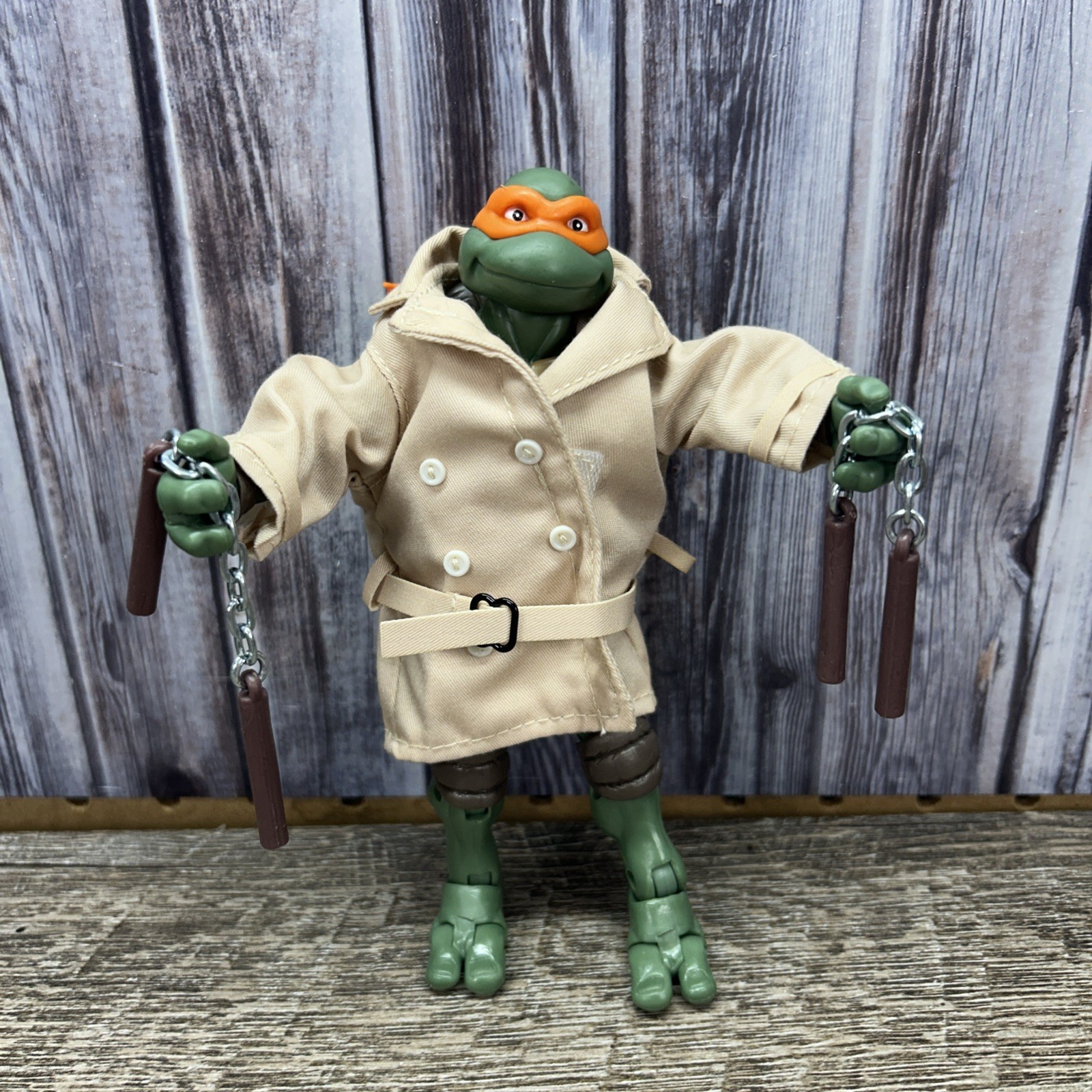 Playmates TMNT Teenage Mutant Ninja Turtle Elite Series Mikey in Disguise Figure
