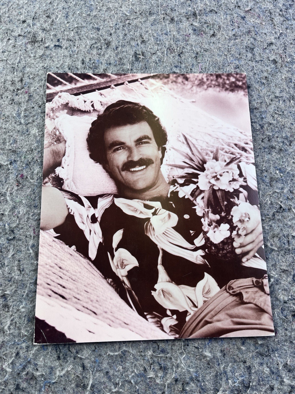 Tom Selleck Publicity Photo 8x10 Oversize Postcard The Ludlow Collection