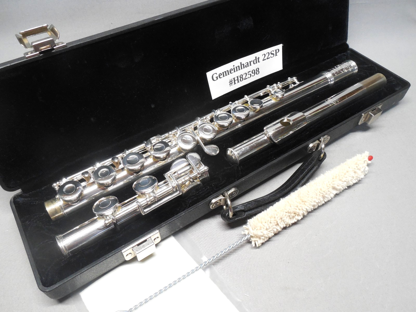 Gemeinhardt 22SP Silver Plated Flute  w/  Case  New Pads  Polished Reconditioned