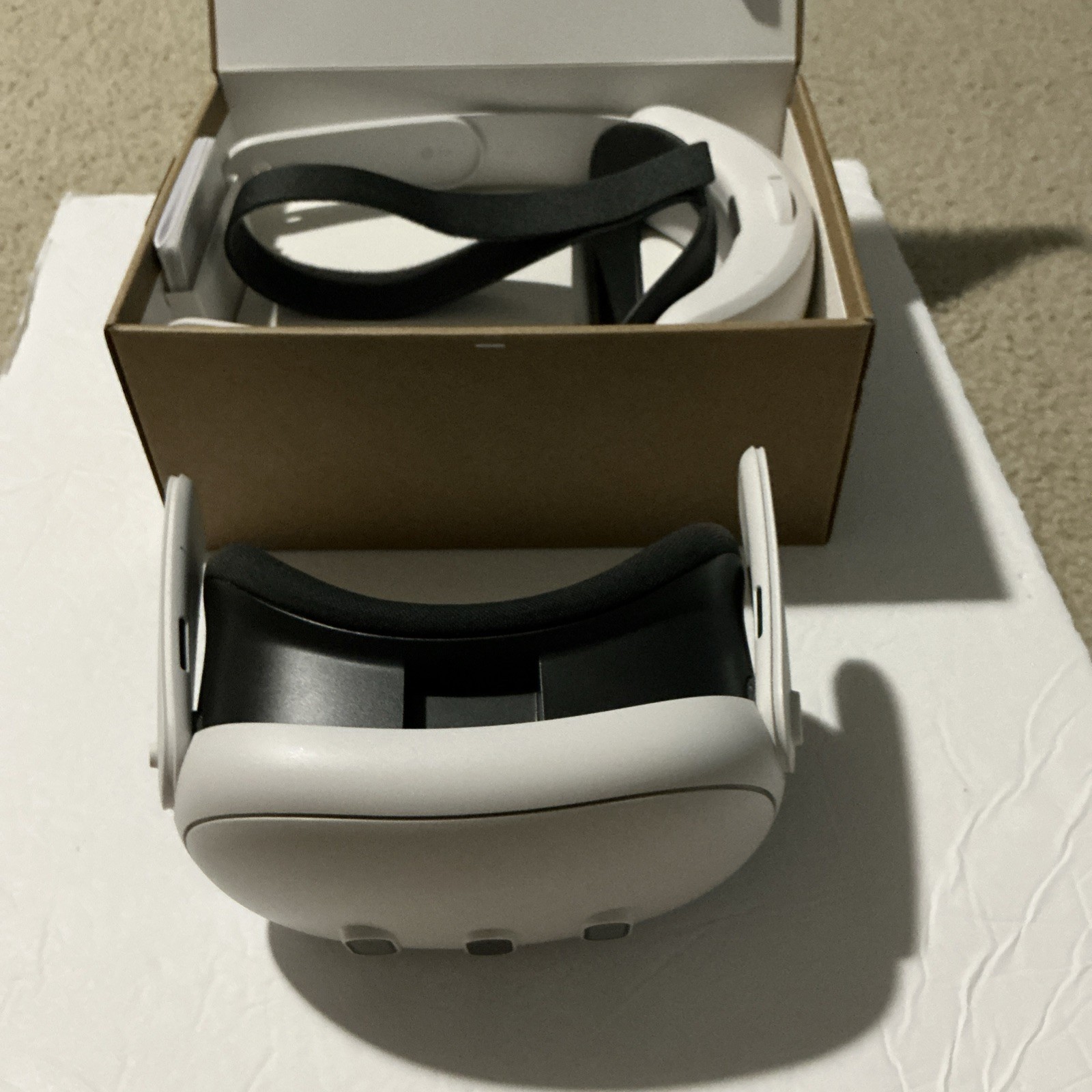 Meta Quest 3 512GB VR Headset And Elite Strap W/battery Only- Nice lenses