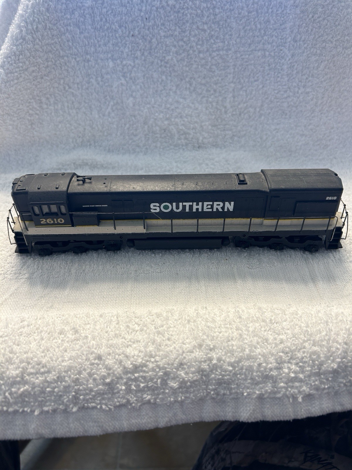 Athearn U30C Southern #2610 HO Locomotive With Custom High Short Hood