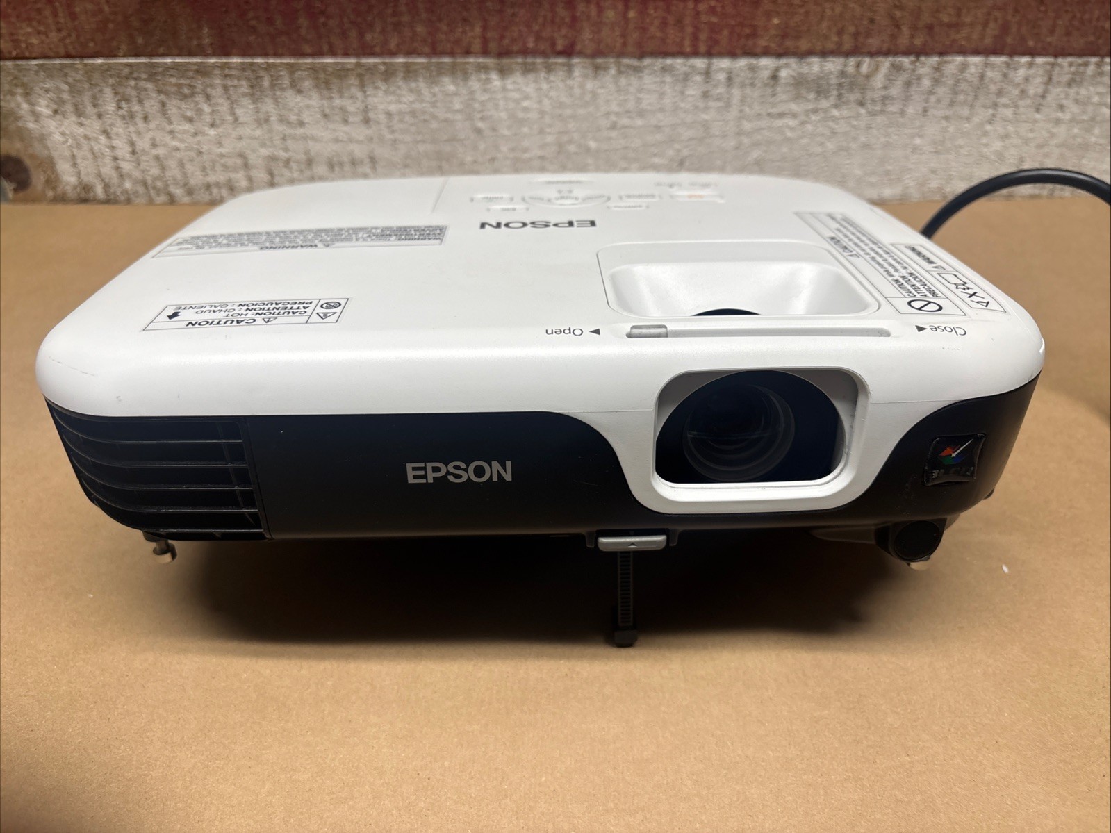 EPSON H259A 3LCD Portable Projector  496 Hours On Lamp No Remote Tested Working