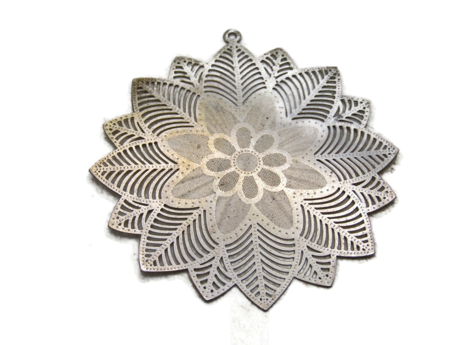 Geometric Floral Pattern Necklace Charm Silver Tone