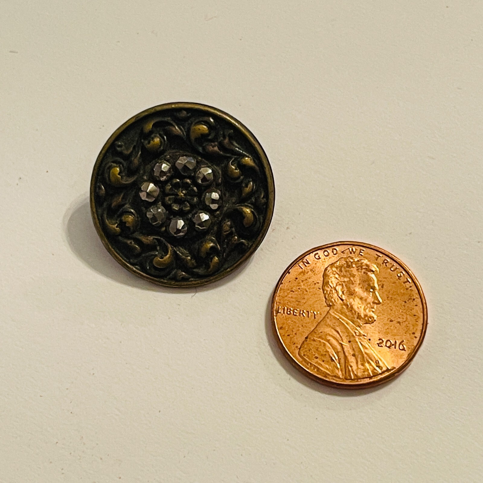 Antique Stamped Brass Victorian Floral Twinkle Button 1" Metal Button