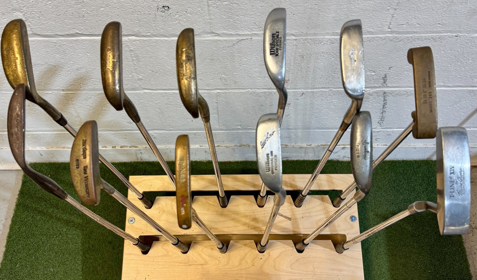Wholesale Lot of 25 Golf Clubs - Assorted Putters