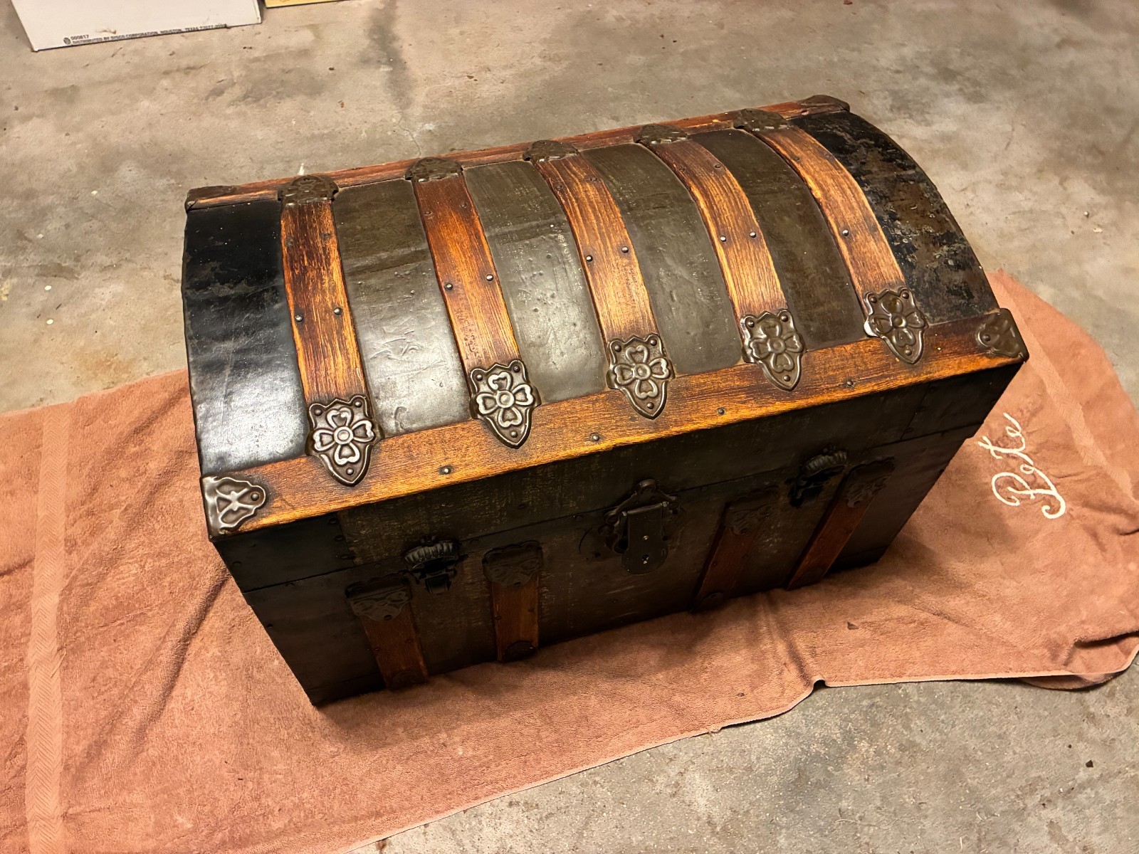 Victorian Dome Top Steamer Trunk  (late 19th or early 20th century) 27x15x17 in.