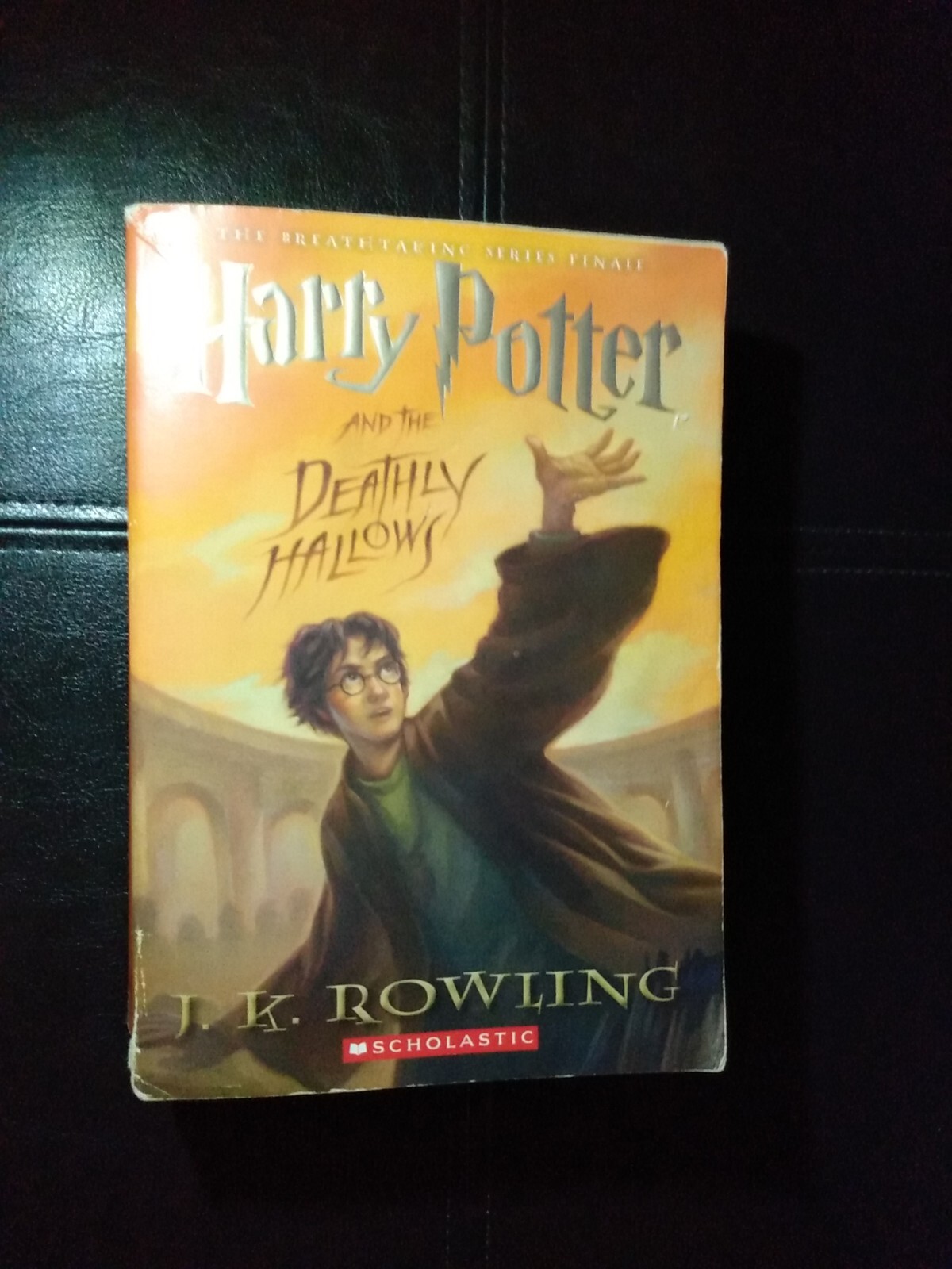 Harry Potter and the Deathly Hallows (Book 7) - Paperback