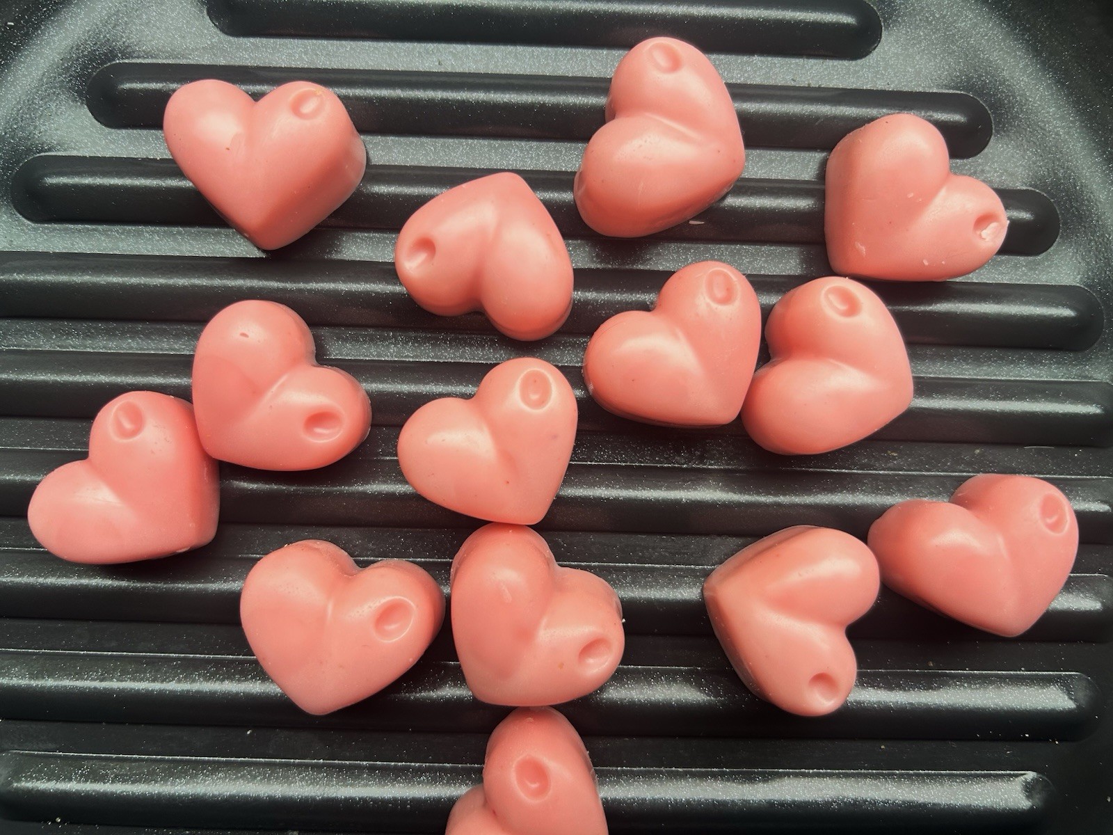 STRAWBERRY SHORTCAKE SCENT- 50 Heart Shaped Wax Melts- CUSTOM FRAGRANCE- STRONG!