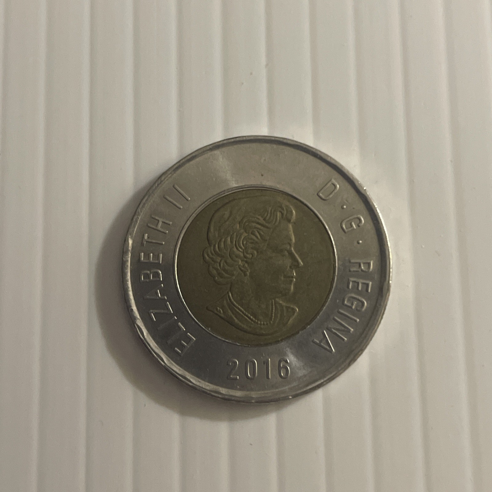 2016 "Fish" above BT Variety/Error Polar Bear $2 Two Dollars Toonie Canada Coin