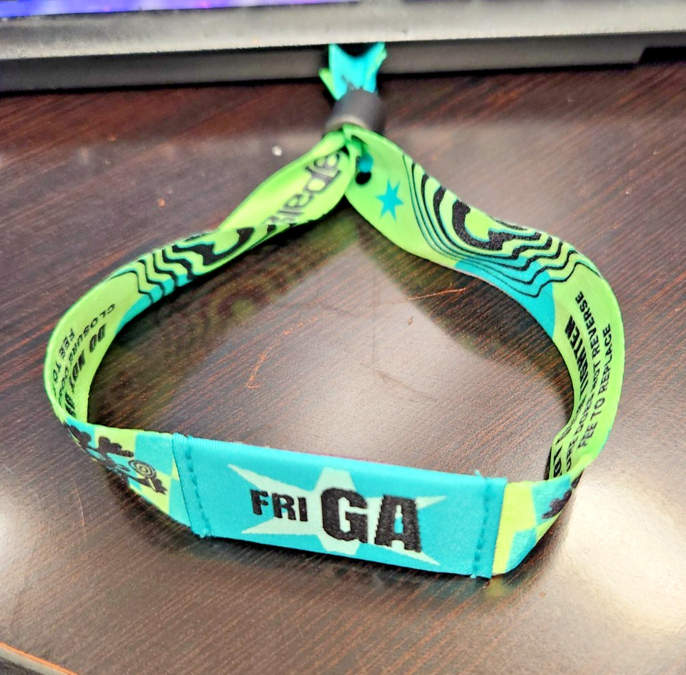 2025 Lollapalooza Friday Wristband Ticket Grant Park - UNUSED Collectibles