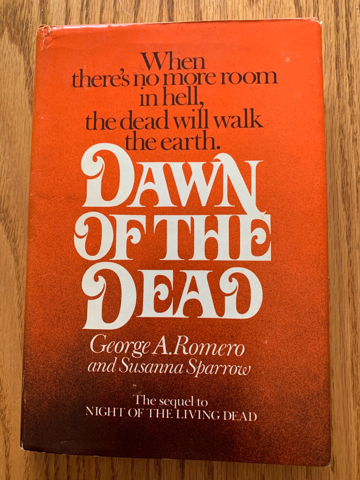 Dawn of the Dead novel- George Romero zombies