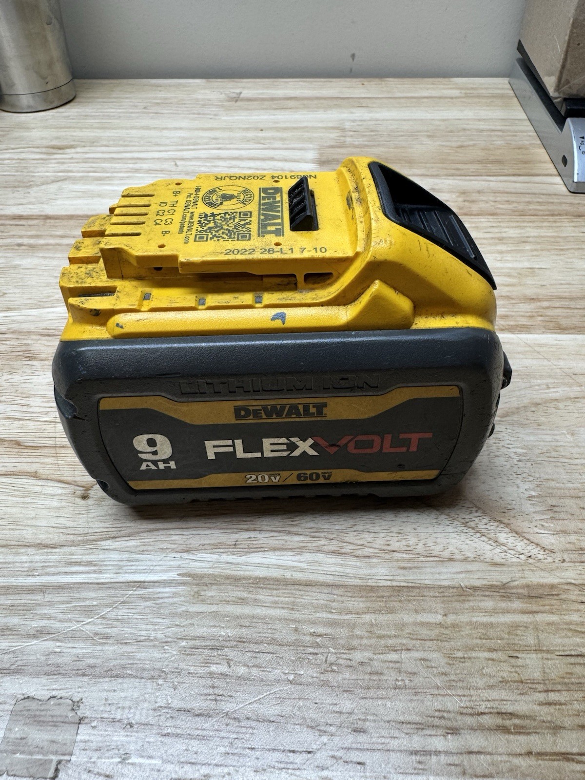 DeWalt DCB609 FLEXVOLT 20V/60V 9.0Ah Battery For Parts Repair