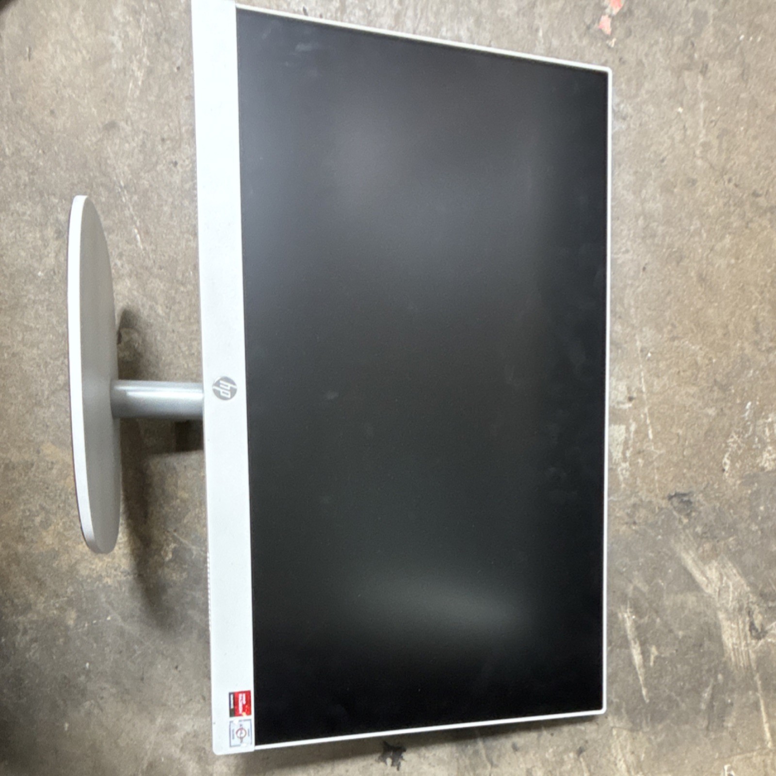 HP 23.8 ALL-IN-ONE COMPUTER AMD Athlon Silver , 3.5GHz, 2-Core CPU, 8 GB RAM