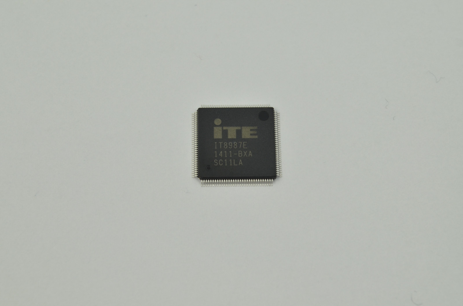 New iTE IT8987E-BXA IT8987E BXA TQFP Power IC Chip Chipset