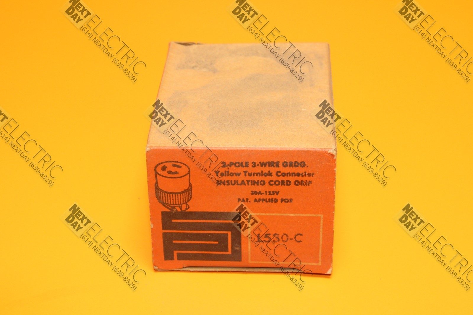 P&S, L530-C, Cooper 30a-125v Locking Plug Yellow Turnlok Cooper Pass Seymour