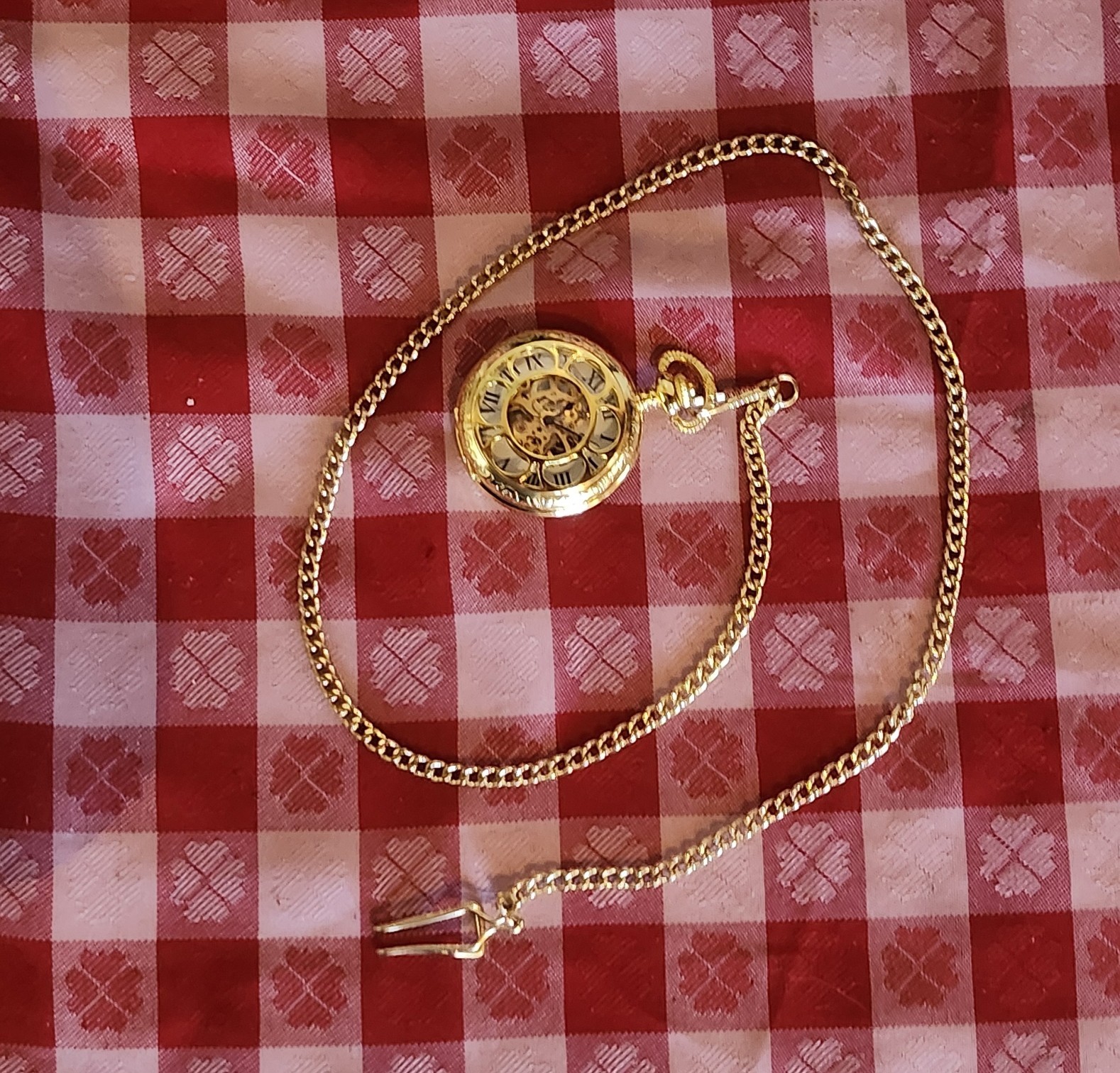 New Men's Mechanical Retro Pocket Watch with Chain Retro Roman Numerals, Runs