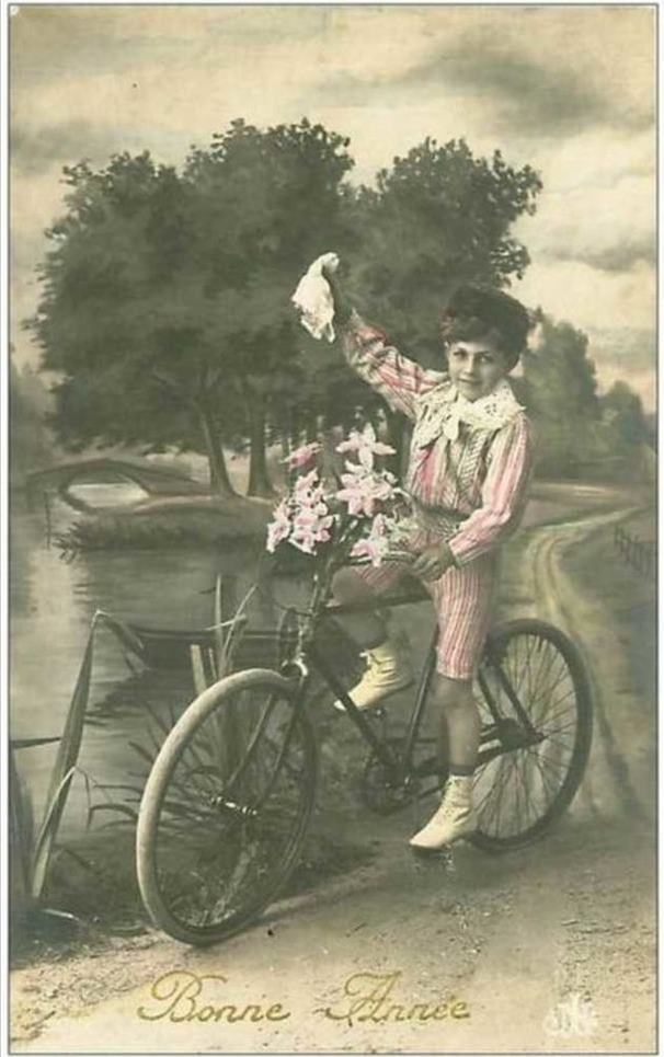 Velo.n° 2.BONNE Annee.garconnet On Sound Bike