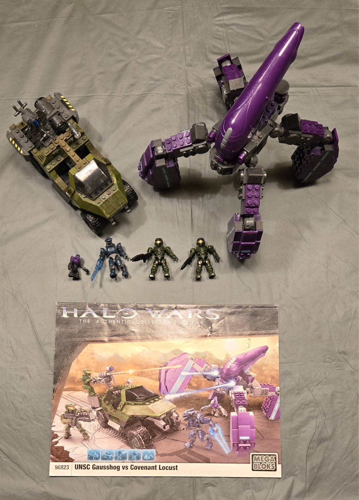 Mega Bloks Halo 96823 UNSC Gausshog vs Covenant Locust Complete with Instruction